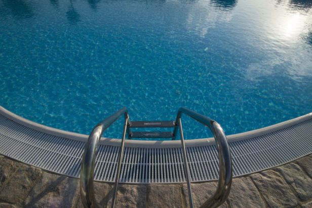 non anti slip resistant swimming pool ceramic deck tiles